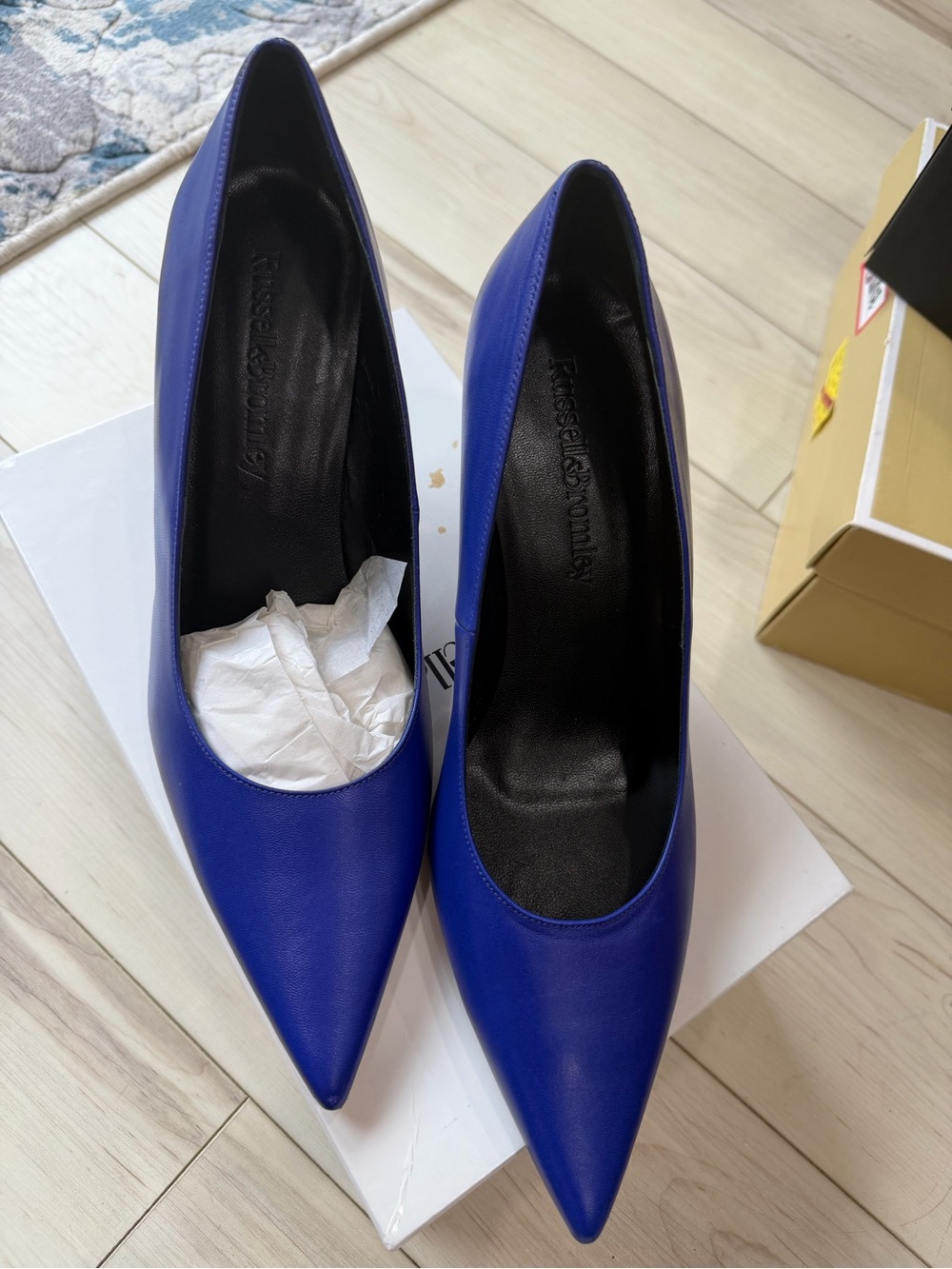 Pointed-Toe Royal Blue Leather Pumps - Classic Elegance